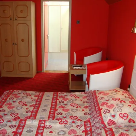 VUCA medencés, klimatizált Apartmanház Balatonboglár